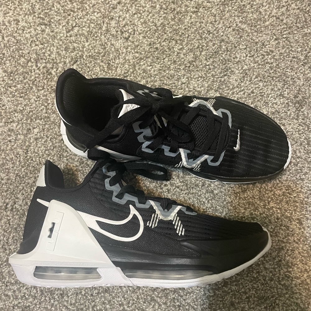 Nike Air Max Black and White Athletic Shoes